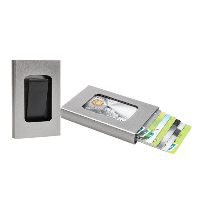 A bheil wallet bacadh RFID luachmhor dha?